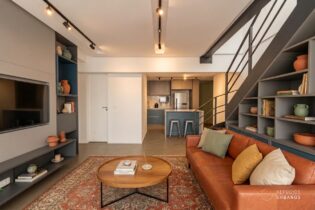 Um duplex na Pompéia com 126m², suíte master com closet e terraço gourmet integrado. A calmaria urbana no melhor pedaço do bairro.