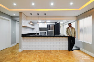 Apartamento reformado em Perdizes, em predinho e com vaga de garagem. 65m2, 2 dormitórios (1 suíte) e cozinha montada completa