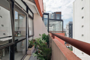 Uma cobertura de 132,26m2, com 2 suites, 2 vagas, deposito e lazer na divisa entre Brooklin e Campo Belo.