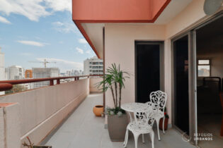Uma cobertura de 132,26m2, com 2 suites, 2 vagas, deposito e lazer na divisa entre Brooklin e Campo Belo.