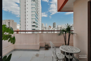 Uma cobertura de 132,26m2, com 2 suites, 2 vagas, deposito e lazer na divisa entre Brooklin e Campo Belo.