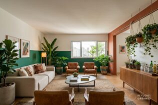 Apartamento reformado com vista livre no Sumare, 97,5m², 2 quartos sendo 1 suíte, sala íntima e 2 vagas, a 500m do metrô Vila Madalena.