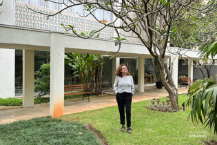 Com 135 m² em Higienópolis, com três quartos, sendo uma suíte, vista livre em andar alto, prédio com lazer completo e 1 vaga.