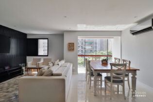 Apartamento reformado na Vila Olímpia com 2 quartos, 1 suíte e 2 vagas